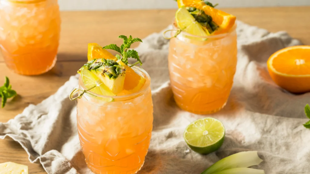 Sunshine in a Glass: The Art of Light and Fruity Weekend Brunch Cocktails