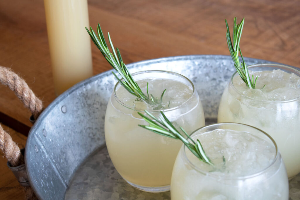 Tropical Non-Alcoholic Mocktails: The Ultimate Summer Party Guide
