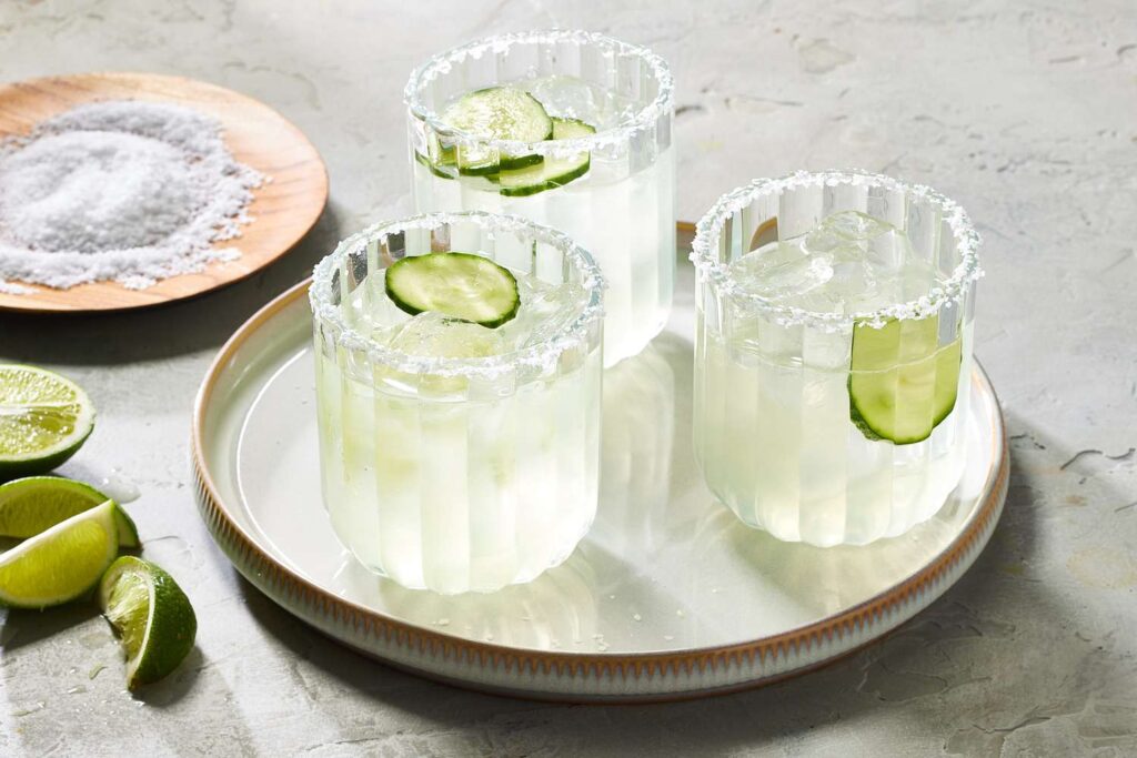 The Ultimate Guide to Crafting an Easy Homemade Peach Margarita with Fresh Fruit